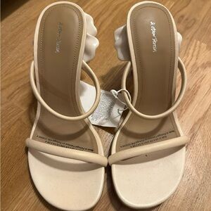 & Other Stories Cream Women's Heels